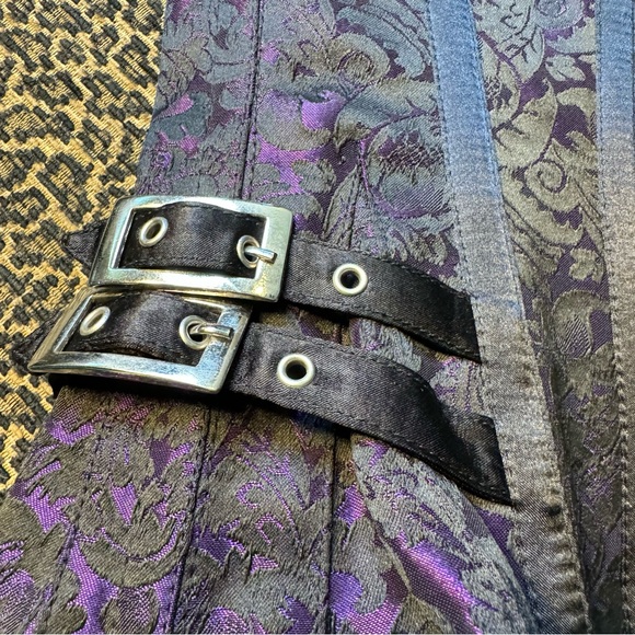 Black and Purple Lace Corset Size 26 - Picture 8 of 14
